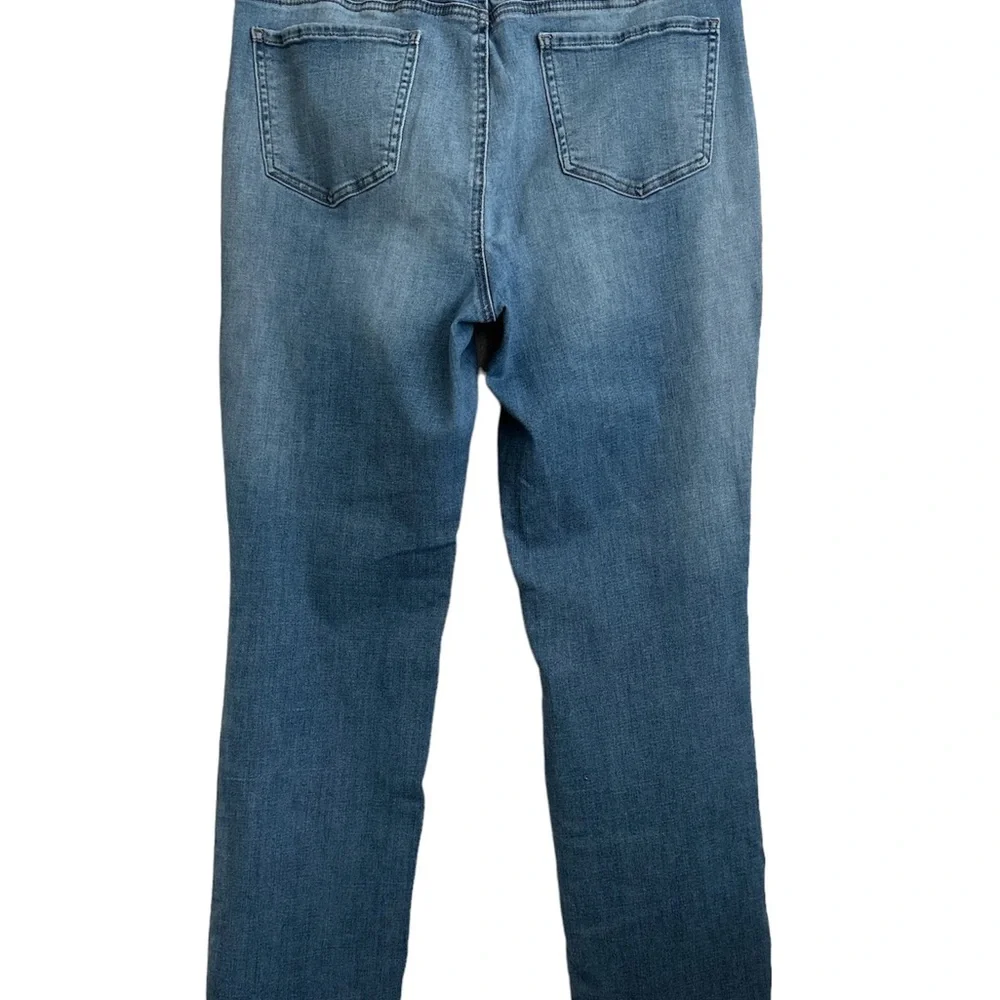 NYDJ Jeans Women's Size 14 Relaxed Straight Light Blue Liftxtuck Technology Pant